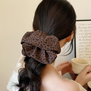 Élastiques à cheveux pour femmes, imprimé léopard, style vintage, élégants, raffinés et simples, design de niche de luxe léger, vente en gros d'accessoires pour cheveux - Product Image 2