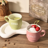Tasses en céramique empilables personnalisables avec nom, tasses à café gravées sur mesure multicolores mates, tasses à thé en grès personnalisées pour cadeau familial