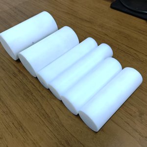 Hoogwaardige slijtvaste zuivere <span class=keywords><strong>PTFE</strong></span>-staven voor hoge belasting en structurele componenten, afkomstig uit Shanghai, gecomprimeerd gegoten. - Product Image 1