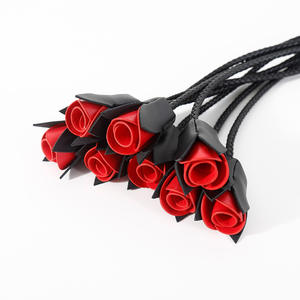 อุปกรณ์การลงโทษดอกกุหลาบ BDSM ราชินีของเล่นทางเพศสำหรับคู่รักแส้หนัง - Product Image 4