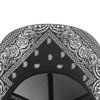 Casquette noire unisexe sportive style urbain à 5 panneaux en PVC réglable avec motif cachemire à deux mains