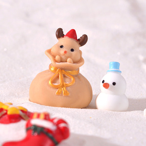 Resup Micro Paysage Petits Ornements Bonhomme De Neige Vieil <span class=keywords><strong>Homme</strong></span> Elk Résine Artisanat Accessoires Idée Ensemble Décoration Cadeaux De Noël - Product Image 4