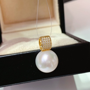 Ensemble de bijoux luxueux et brillants en perles d'eau douce naturelles blanches et brillantes, avec support incrusté de zircon - Product Image 3