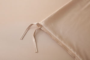 أحدث طقم أغطية سرير لعام 2025 مصنوع من ألياف الخيزران 100٪ بكثافة 400 خيط، معتمد من Oeko-Tex، قابل للاستخدام مرة واحدة، بنسيج ساتان مصبوغ بلون واحد، متوفر بمقاسات كينج وكوين وتوين للاستخدام المنزلي - Product Image 5