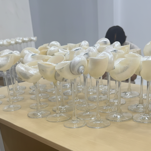 Copas de vino de concha marina hechas a mano de conchas Turbo naturales para vajilla elegante y decoración del hogar por 99 Gold Data - Product Image 1