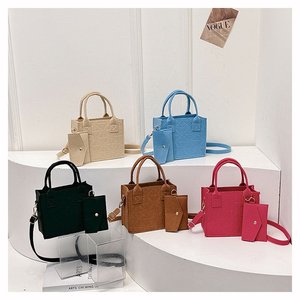 Borsa in feltro di poliestere da donna, borsa a tracolla leggera e testurizzata, borsa casual minimalista con apertura superiore, borsa dalla texture morbida - Product Image 1