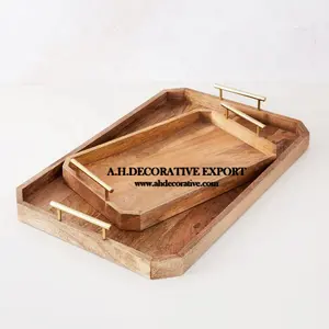 独特的矩形设计木制整理托盘，带金色手柄，可用于食品