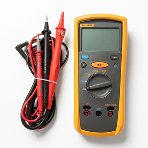 Testeur de résistance d'isolement numérique Fluke 1503, solution de base pour les tests d'isolement - Product Image 1