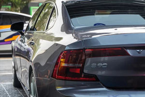 Precio <span class=keywords><strong>de</strong></span> fábrica <span class=keywords><strong>de</strong></span> alta calidad, autoadhesivo, cuerpo completo, Metal brillante, Color gris batalla, envoltura <span class=keywords><strong>de</strong></span> coche, <span class=keywords><strong>película</strong></span> <span class=keywords><strong>de</strong></span> rollo <span class=keywords><strong>de</strong></span> vinilo para coche - Product Image 3