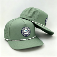 Casquette de baseball snapback 5 panneaux en polyester 100% imperméable, avec patch PVC personnalisé, perforations découpées au laser, prix usine