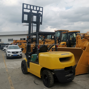 Chariot élévateur d'occasion Chariot élévateur Komatsu 5 tonnes, excellent état, prêt à la vente - Product Image 2