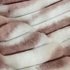 Stock abbigliamento coperta tessuto peluche in pelliccia di coniglio bicolore a righe fai da te