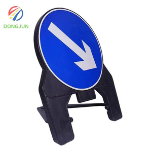 Señal <span class=keywords><strong>de</strong></span> tráfico <span class=keywords><strong>de</strong></span> tablero <span class=keywords><strong>de</strong></span> flecha LED solar para seguridad vial para trabajos <span class=keywords><strong>de</strong></span> construcción y guía direccional - Product Image 2