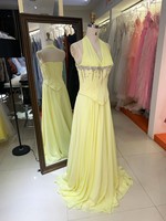 Nouvelle Robe de Soirée Sexy Jaune Longue à Col Halter et Col en V, Ornée de Strass Faits Main, Coupe Trapèze, Idéale pour Bal de Promo et Banquet 2026