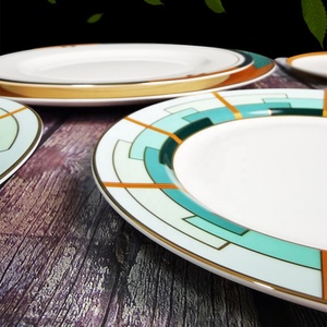 Ensemble de <span class=keywords><strong>vaisselle</strong></span> <span class=keywords><strong>Royal</strong></span> <span class=keywords><strong>Albert</strong></span> Bone China Chargeurs d'assiettes à dîner à bord doré pour hôtel, maison ou restaurant Commande minimum 20 pièces - Product Image 6