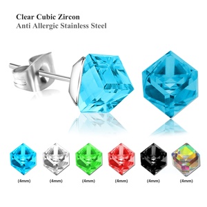 Boucles d'oreilles clous en acier inoxydable Asonsteel en forme de cube, tendance et populaires pour femmes - Product Image 5