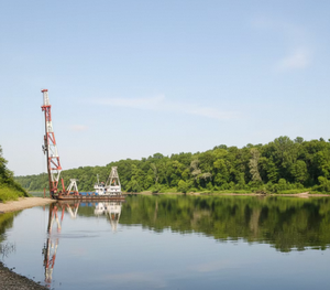 Nuevo Producto: Grúa sobre Orugas Confiable y Ecológica con Martillo para Hincado de Cimentaciones - Product Image 1