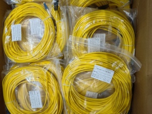 Tùy chỉnh SM mm <span class=keywords><strong>Simplex</strong></span> 3.0mm 652d 657a trong nhà hoặc ngoài trời sợi quang vá cáp FTTH sợi vá dây - Product Image 6