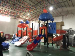 Aire de jeux extérieure pour enfants vibrante avec toboggans en spirale en acier, filets d'escalade, thème château, utilisation en <span class=keywords><strong>jardin</strong></span> - Product Image 4