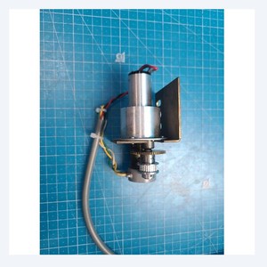 Ensemble moteur à engrenages CC et potentiomètre COPAL JP-30 + LC22G-107, d'occasion, pièces d'équipement semi-conducteur d'époque - Product Image 4