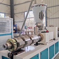 Machine de fabrication de panneaux muraux WPC d'intérieur, ligne de production de panneaux à persiennes en PVC décoratifs d'extérieur