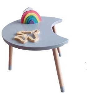 Style attrayant en bois enfants Table chaise ensemble lune et étoile forme maternelle bébé chambre meubles <span class=keywords><strong>petit</strong></span> <span class=keywords><strong>bureau</strong></span> - Product Image 1