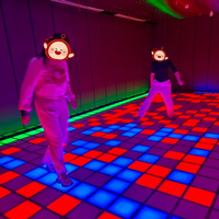 Sol de jeu LED interactif actif avec panneaux lumineux carrés, activez les salles de jeux pour les enfants, centres de divertissement d'arcade