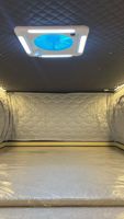 Camper Pickup Multi-Personnes Mini RV Pioneer Slide-On FRP pour le Camping en Nature et les Aventures en Plein Air