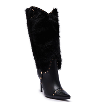 Bottines à talons aiguilles en fourrure, design personnalisé pour femmes, avec détails rivets.