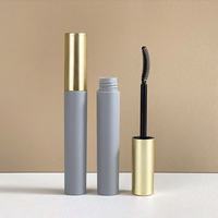 Tubes de crème à sourcils ronds à la mode avec brosses, beaux tubes de cils sur mesure par le fabricant