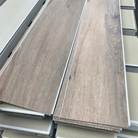 Revêtement de sol en bois imperméable de haute qualité couleur clic SPC avec sous-sol en pierre composite plastique