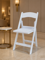 Chaise pliante en plastique PP blanc pour événements, banquets, repas, avec dossier incurvé et assise texturée pour mariage, hôtel, restaurant