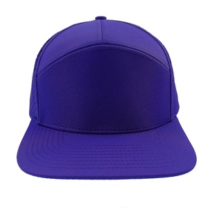 Gorra de 7 Paneles Perforada, Impermeable y Transpirable, 100% Poliéster de Alta Calidad, Color Azul Rey, Personalizable con Bordado y Corte Láser - Product Image 2