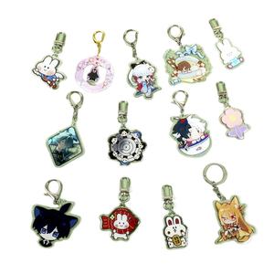 Porte-clés en acrylique personnalisé imprimé sur mesure, design holographique anime transparent, vente en gros de breloques en acrylique personnalisées - Product Image 5