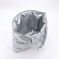 Fabricant de sacs à main personnalisés Sacs à main légers pour femmes Sac à bandoulière matelassé Sac fourre-tout matelassé pour femmes