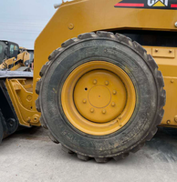 Gebrauchter Radlader 246D Kompaktlader Gelb Baumaschine für Hof- und Baustellenarbeiten
