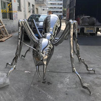 Parc zoo décor moderne grandeur nature fil d'acier inoxydable fourmis de marche sculpture à vendre