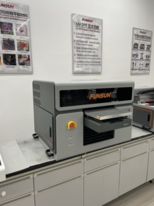 Vente flash Imprimante <span class=keywords><strong>à</strong></span> plat DTF A3 30 x 50 CMYKW Vernis I1600 I3200 2400 dpi pour coque <span class=keywords><strong>de</strong></span> téléphone, logo, <span class=keywords><strong>carte</strong></span> <span class=keywords><strong>à</strong></span> <span class=keywords><strong>jouer</strong></span>, matériau A B - Product Image 3