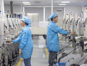 จอแสดงผล LED แบบโค้งงอได้ P1.86 พิกเซลต่อตารางเมตร 360 องศา °   จอ LED ทรงกระบอกสำหรับโฆษณาในห้างสรรพสินค้าและป้ายดิจิทัล - Product Image 6