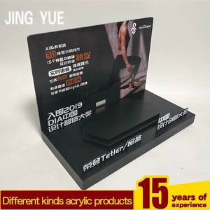 Expositor Acrílico Negro Personalizable, Moderno, de Lujo, Ecológico, Reciclable, con Estantes Escalonados, Resistente al Agua y Ligero - Product Image 3