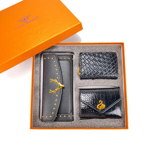 Nuovo Set 2026 di Tre Pezzi in PU Stile Retrò Europeo-Americano, Portafoglio e Porta Carte con Confezione Regalo Elegante per Donne - Product Image 3