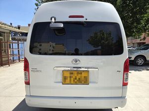 Toyota <span class=keywords><strong>Hiace</strong></span> 2016 Usada de Alta Calidad, 2.7L Gasolina, Automática, Volante a la Izquierda, Minibús de 10 Plazas, Furgoneta Confiable en Excelentes Condiciones, Lista para Exportar - Product Image 2