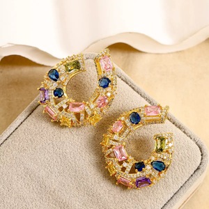 Pendientes de Aro en Forma de U Bella Viva Luxury, Latón Chapado en Oro de 18K con Circonita Cúbica <span class=keywords><strong>Multicolor</strong></span>, Regalo Ideal para Mujer - Product Image 6