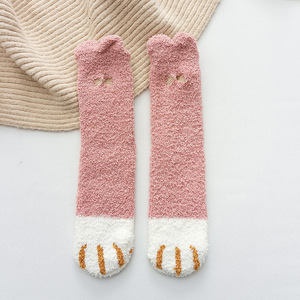Chaussettes de sol en velours corail demi-velours pour femmes en gros patte de chat épaissie chaude dormir chaussettes de sol floues - Product Image 4