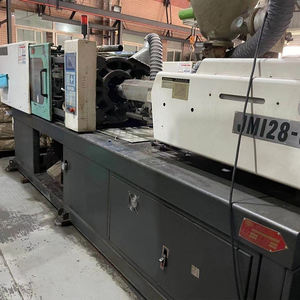 Máquina de Inyección Industrial PL200 de 200 Toneladas, Peso de Inyección 600g, para Fabricación de Cajas y Contenedores - Product Image 2