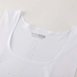 Débardeur de gymnastique ultra-mince 100% polyester 90 GSM à séchage rapide respirant poinçonnage OEM gilet de sport sans manches personnalisé vêtement tricoté - Product Image 3