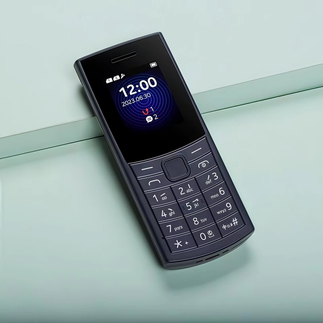 Africa Hot Sale 2G GSM Dual SIM Keypad Feature Phone with Camera FM Radio Long Battery Cheap Basic Mobile Phone