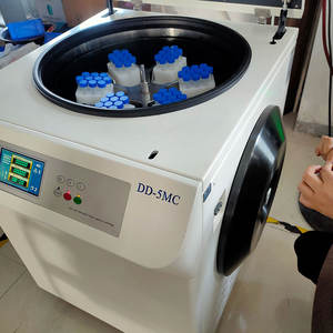 DD-5MC Hoge Kwaliteit Vloer Staande Lage Snelheid <span class=keywords><strong>Centrifuge</strong></span> Groot Volume 6 Emmers Swing Rotor Bloedzak <span class=keywords><strong>Centrifuge</strong></span> <span class=keywords><strong>Machine</strong></span> Voor Lab - Product Image 3