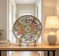 Assiette en porcelaine style vintage avec médaillon rose, motif oriental d'oiseaux et de fleurs, assiette de service, entièrement peinte à la main.