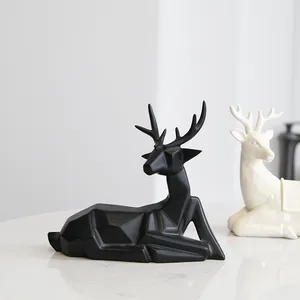 휴일 장식을위한 사용자 정의 수지 사용자 정의 조각 동상 사슴 사용자 정의 입상